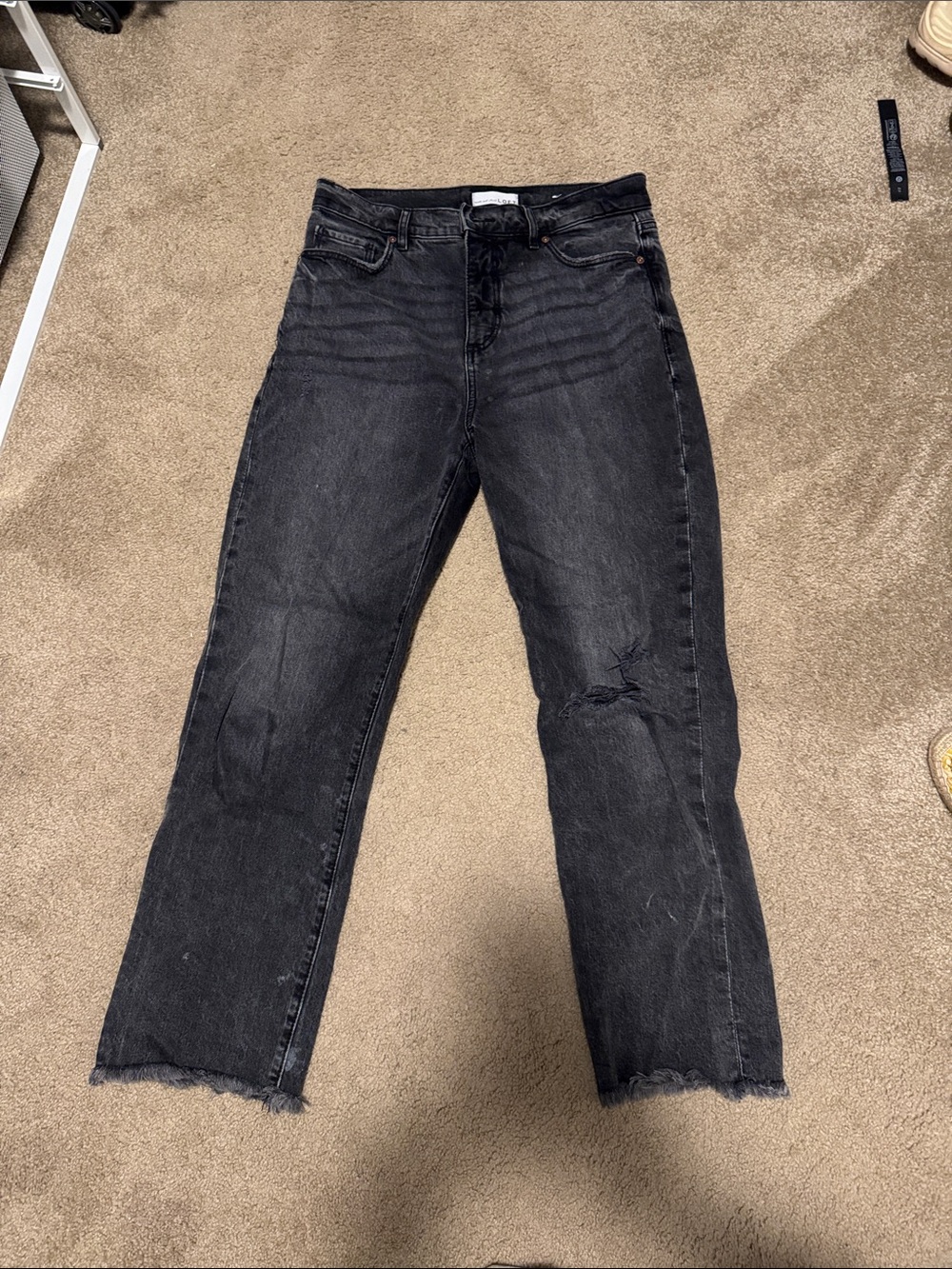 Women’s Black Straight-Leg Jeans with Raw Hem